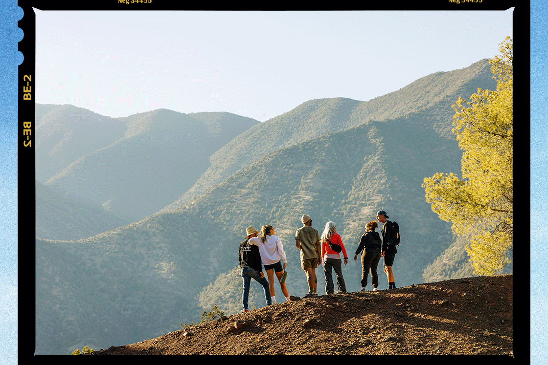 Group of travellers overlooking a canyon