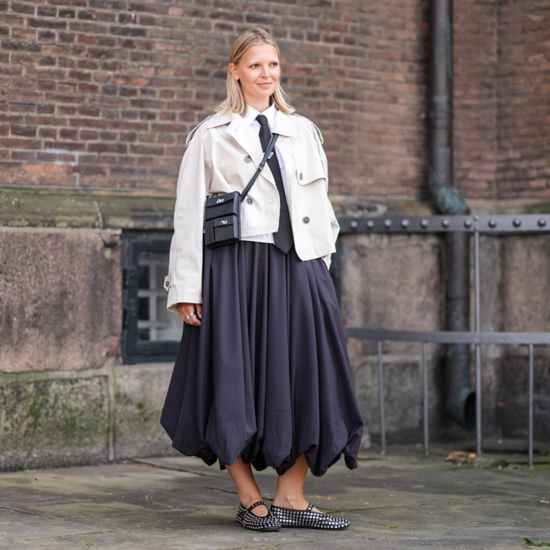 Street style wearing bubble skirt
