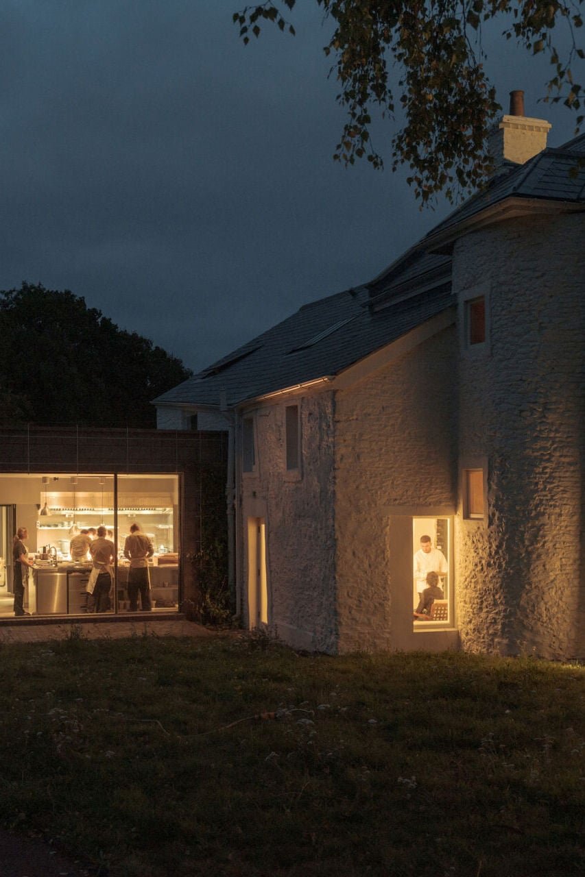 Osip restaurant at night
