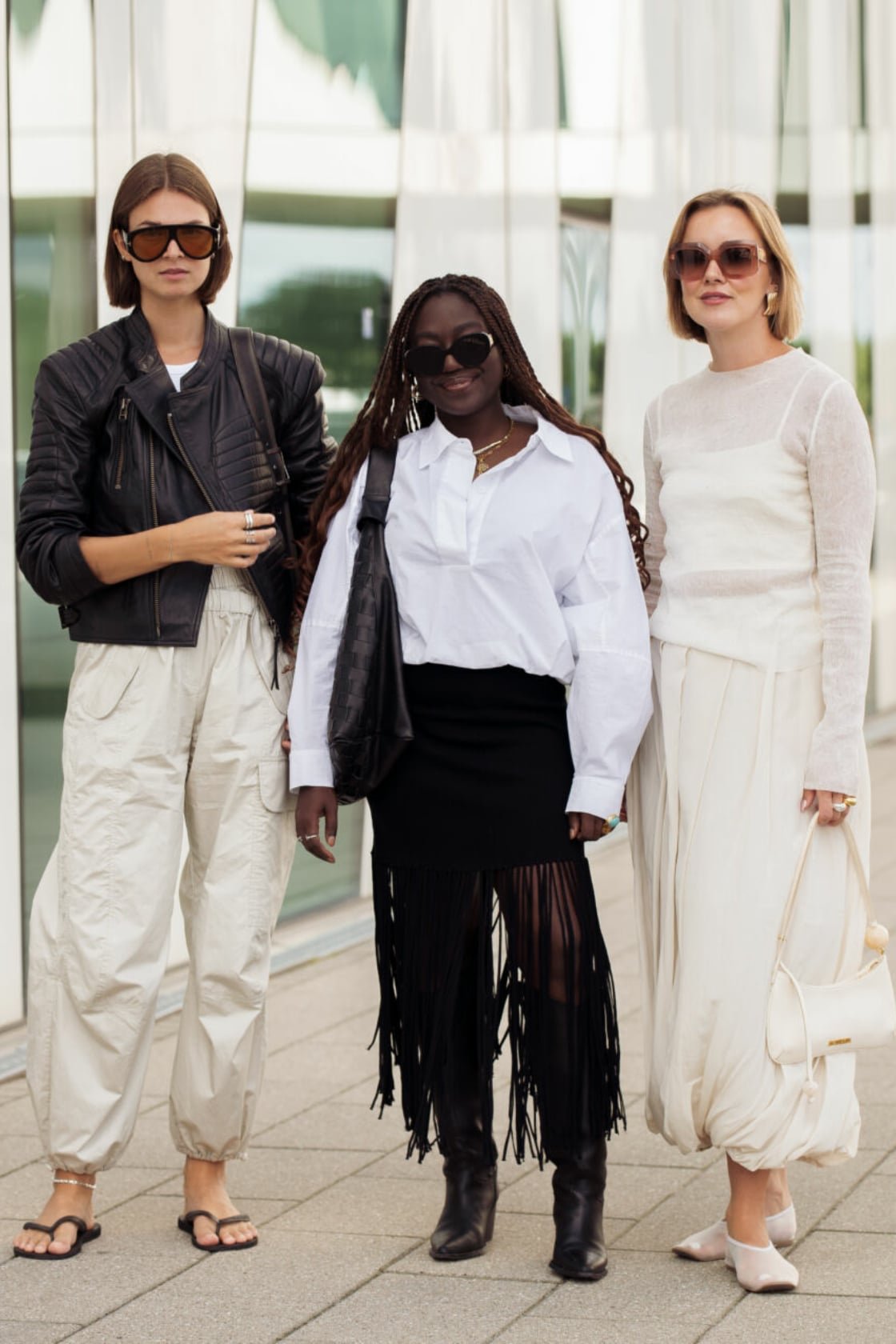 Street style wearing balloon trousers