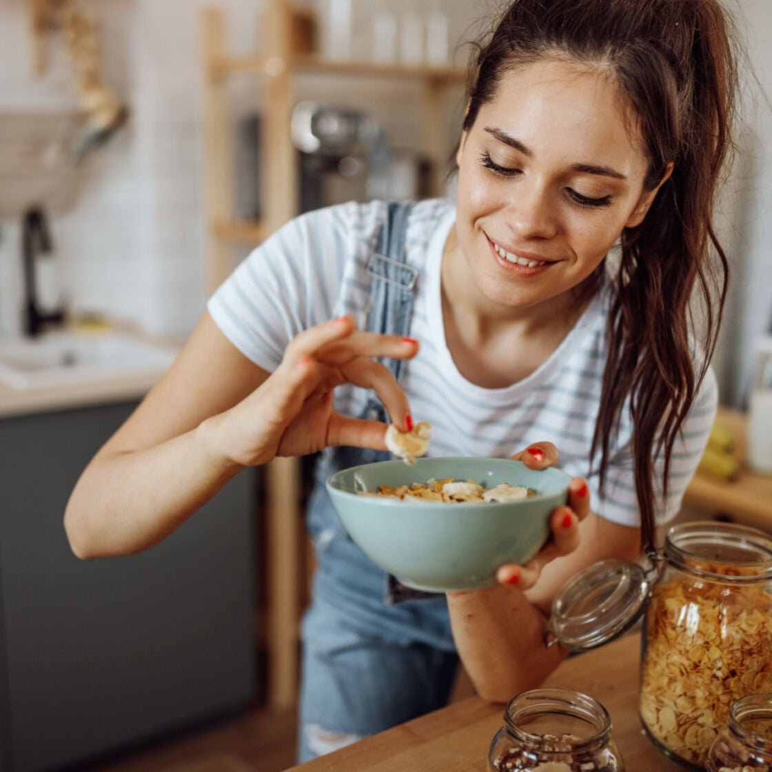 woman eating oats