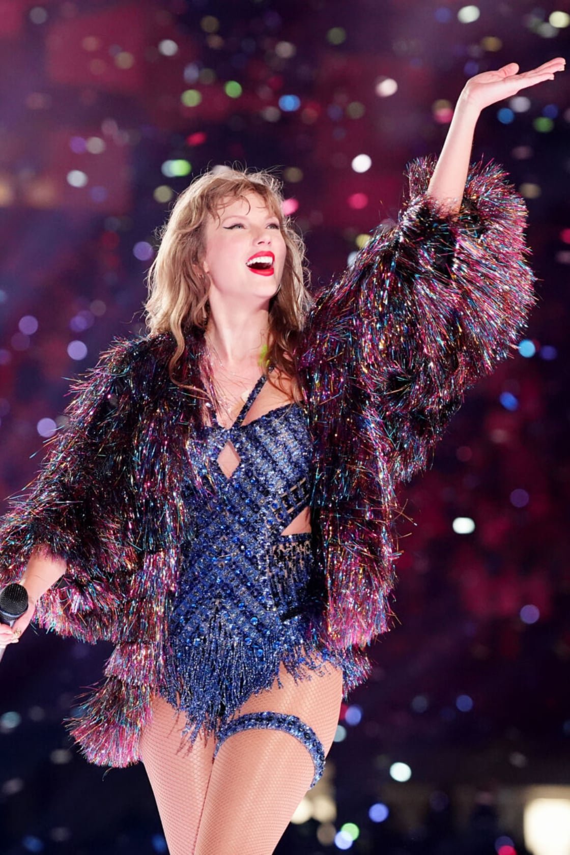 Taylor Swift red lipstick